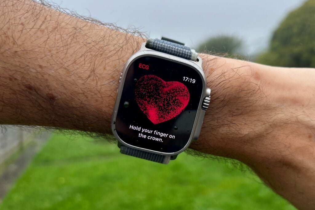 Apple Watch Ultra 2 corazón frontal