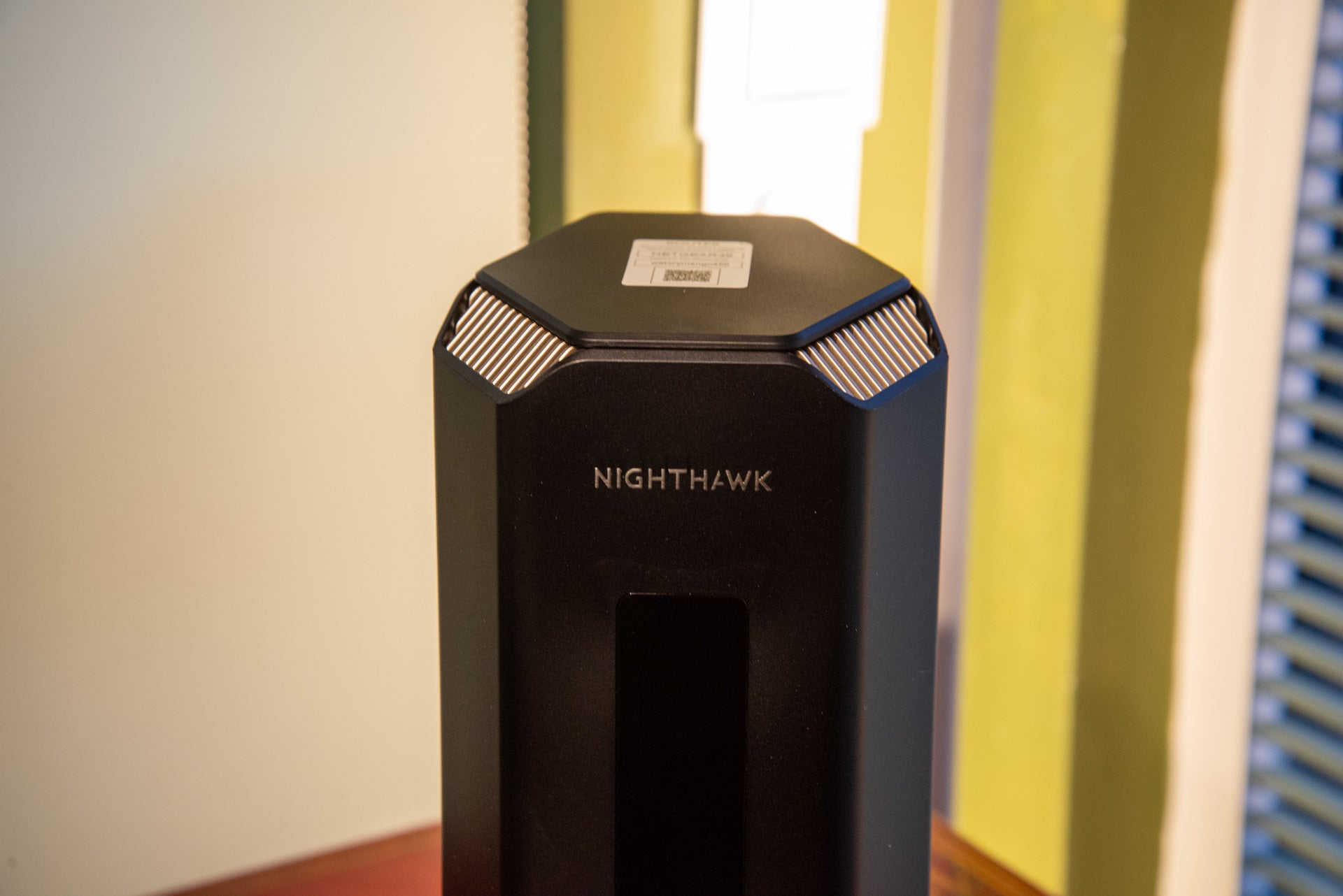 Netgear Nighthawk RS700 superior
