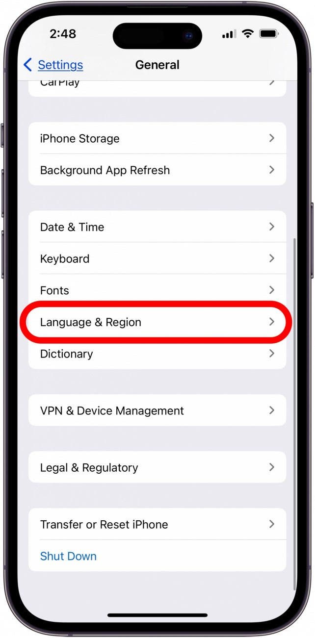 toca idioma y región en la configuración del iPhone