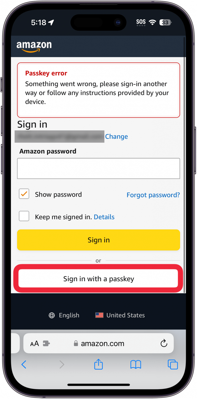 Iniciar sesión en Amazon en la página abierta en Safari con Iniciar sesión con un botón de contraseña con un círculo rojo