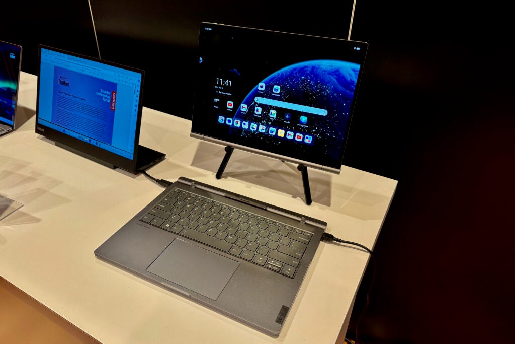 Lenovo ThinkBook Plus Gen 5 híbrido abierto 2 android