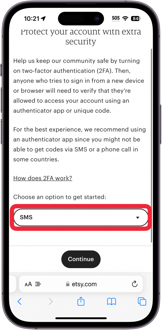 iPhone Safari que muestra la configuración de autenticación multifactor de etsy con un cuadro rojo alrededor del menú desplegable que muestra SMS