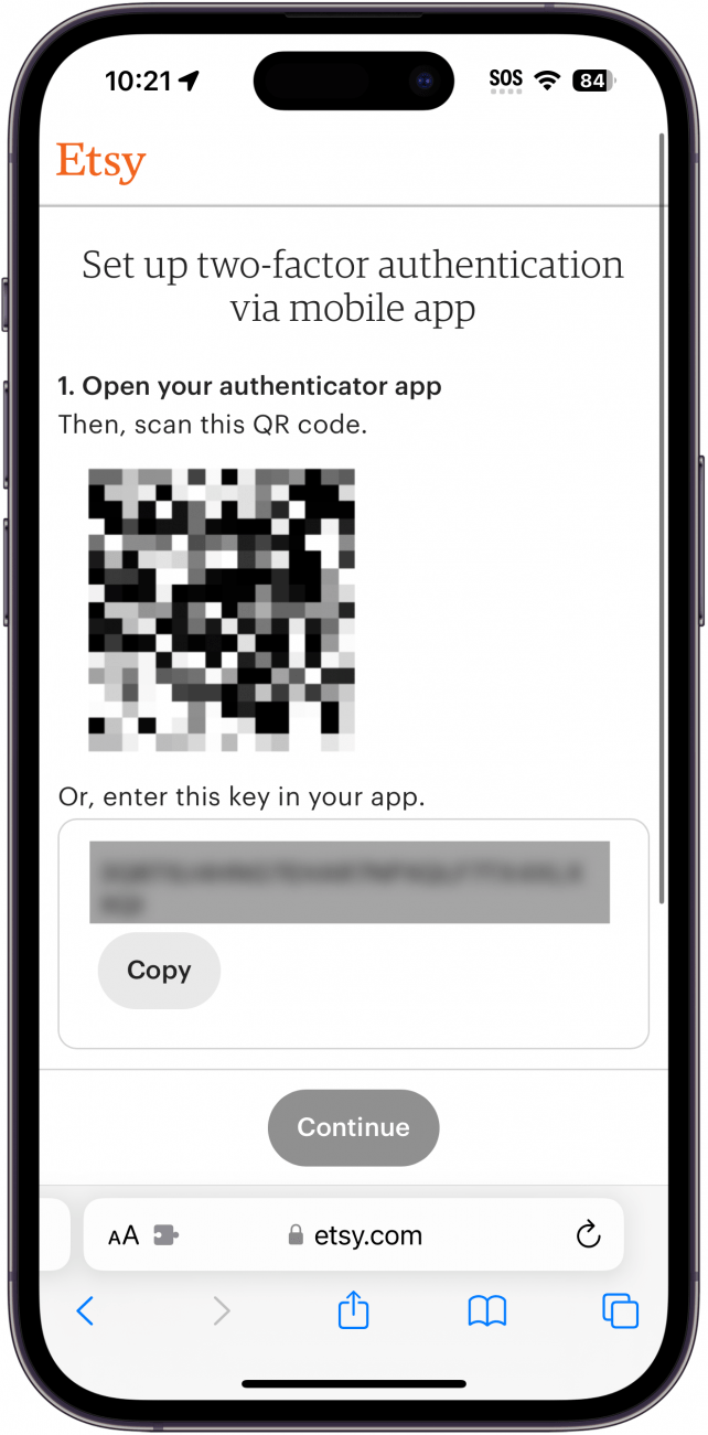 iPhone Safari que muestra la configuración de autenticación multifactor de etsy con un código QR y una clave de configuración.