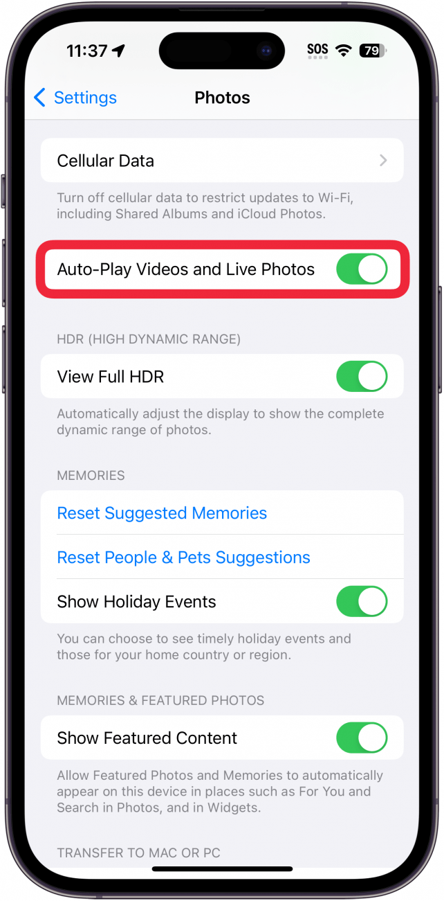 Configuración de fotos del iPhone con un cuadro rojo alrededor del interruptor de reproducción automática de videos y Live Photos