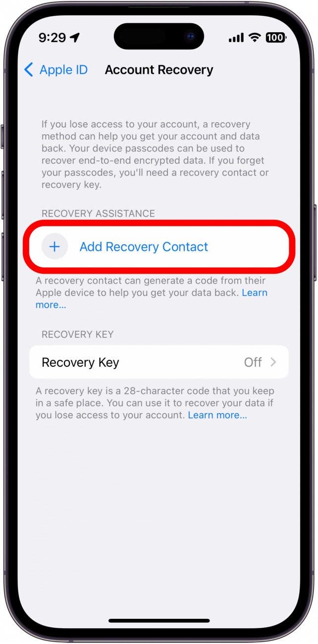 Configuración de ID de Apple del iPhone con agregar contacto de recuperación en un círculo rojo