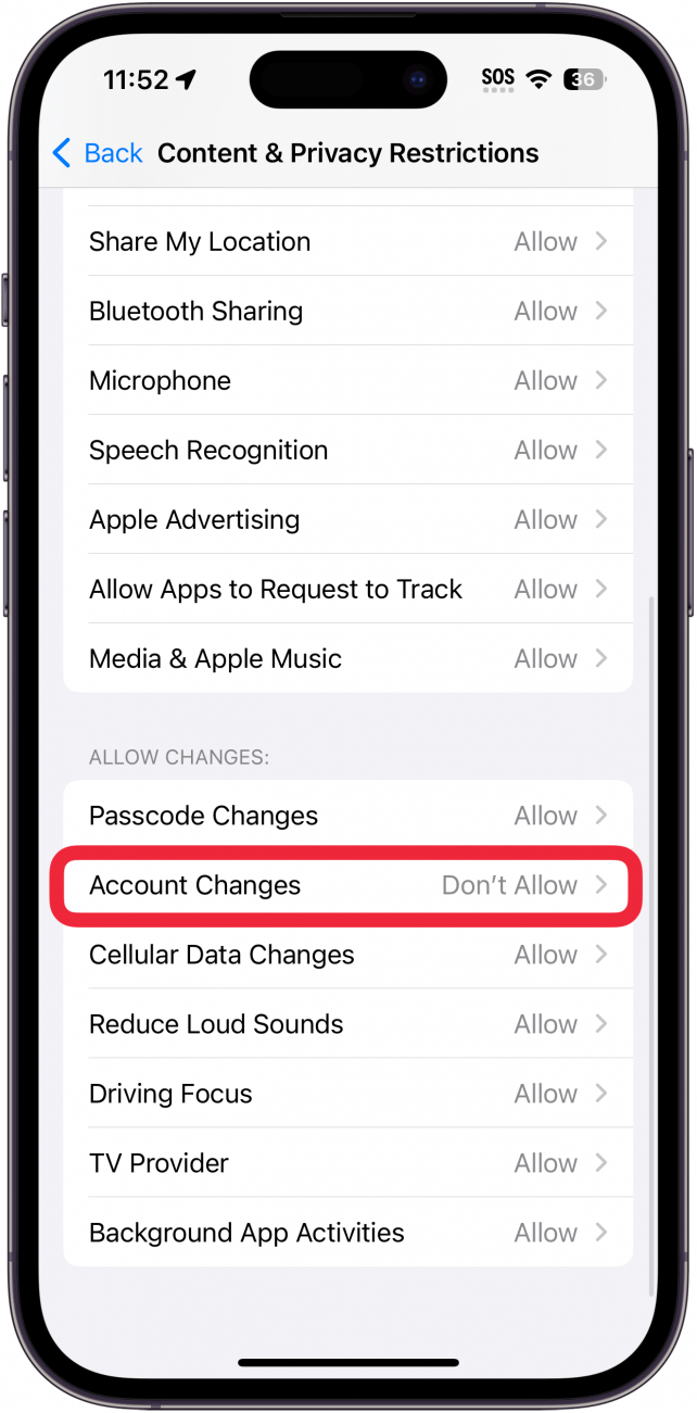 configuración de restricción de privacidad y contenido del tiempo de pantalla del iPhone con un cuadro rojo alrededor de los cambios en la cuenta