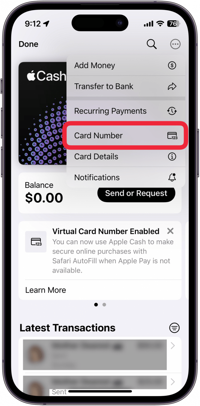 Pantalla de tarjeta Apple Cash en la aplicación Wallet que muestra el menú de tres puntos con un cuadro rojo alrededor del número de tarjeta