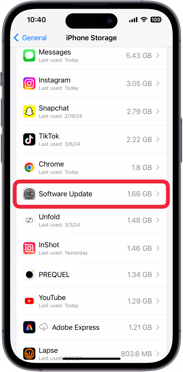 Configuración de almacenamiento del iPhone con un cuadro rojo alrededor de la actualización de software.
