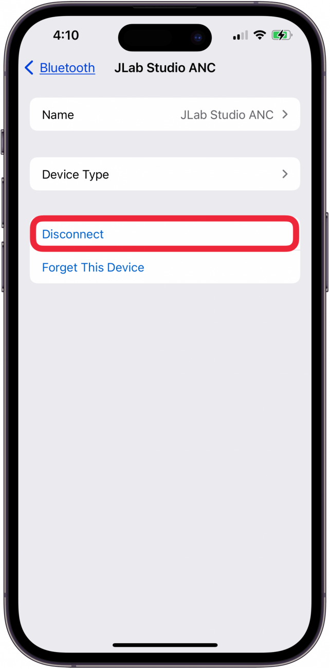 desconecte los dispositivos bluetooth si la música se reproduce automáticamente en el iphone