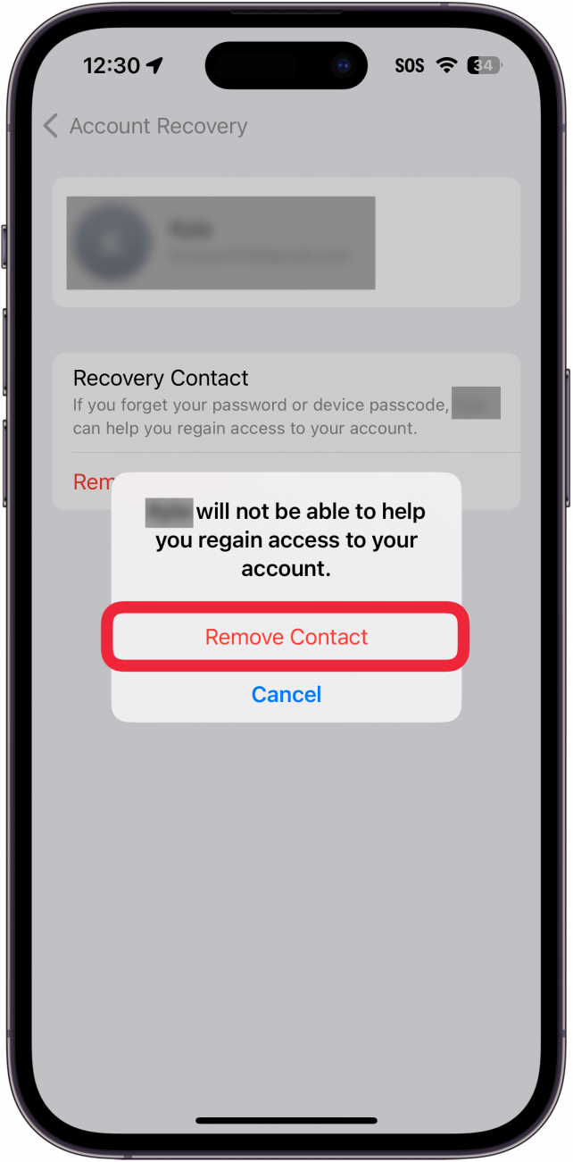 Configuración de recuperación de cuenta de ID de Apple de iPhone que muestra una ventana de confirmación con un cuadro rojo alrededor del botón Eliminar contacto