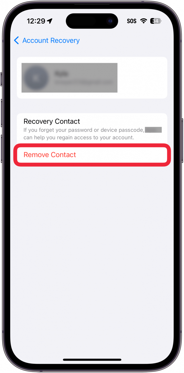 Configuración de recuperación de cuenta de ID de Apple de iPhone con un cuadro rojo alrededor del botón Eliminar contacto
