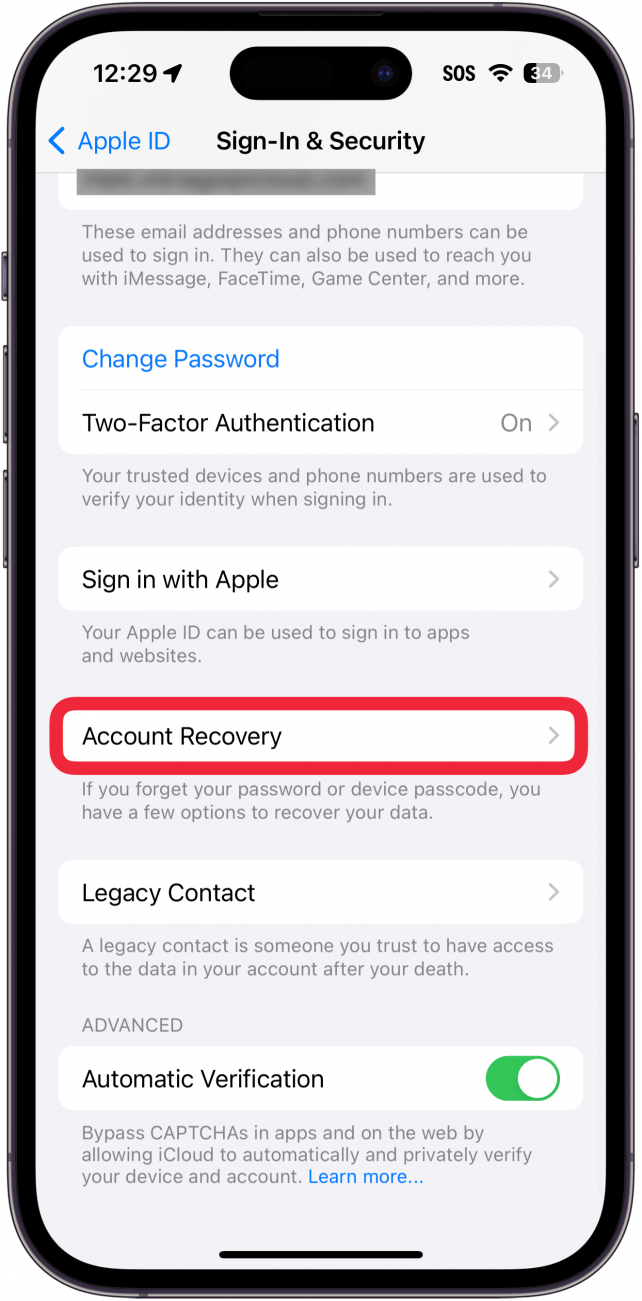 configuración de seguridad del ID de Apple del iPhone con un cuadro rojo alrededor de la recuperación de la cuenta