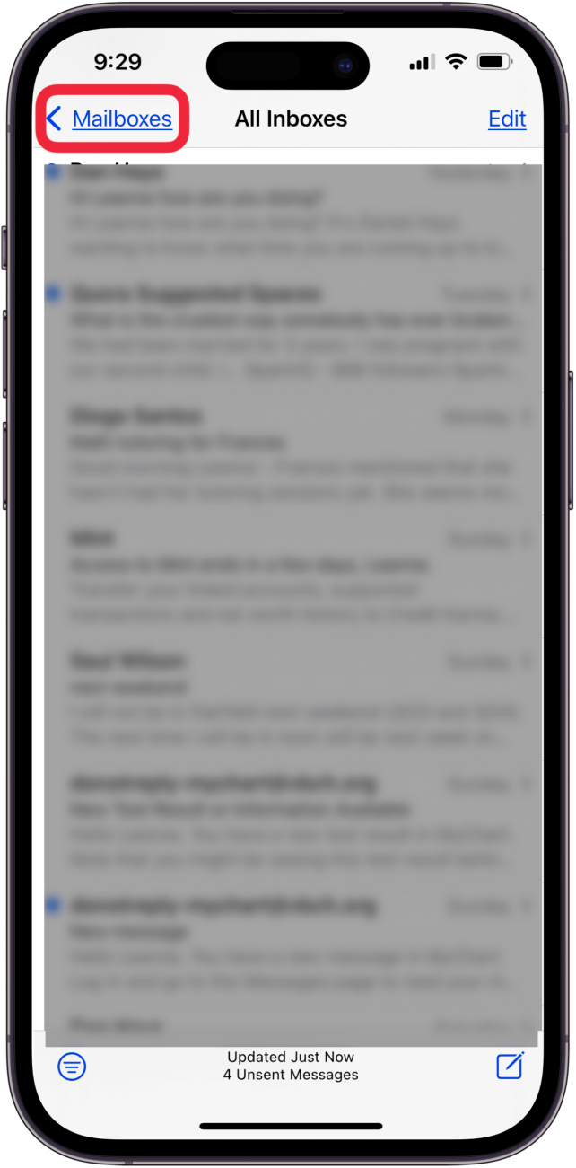 toque los buzones de correo en la parte superior de la pantalla para restaurar el correo electrónico perdido en el iPhone