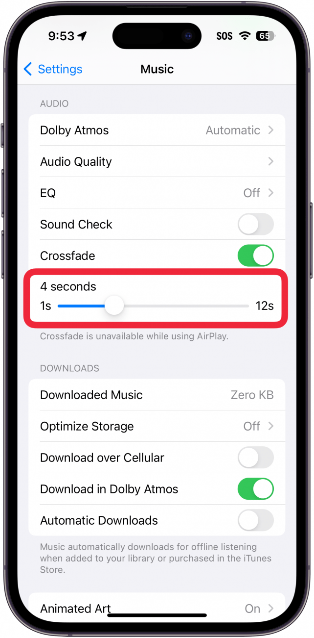Configuración de música del iPhone con un cuadro rojo alrededor del control deslizante de fundido cruzado que está configurado en 4 segundos.
