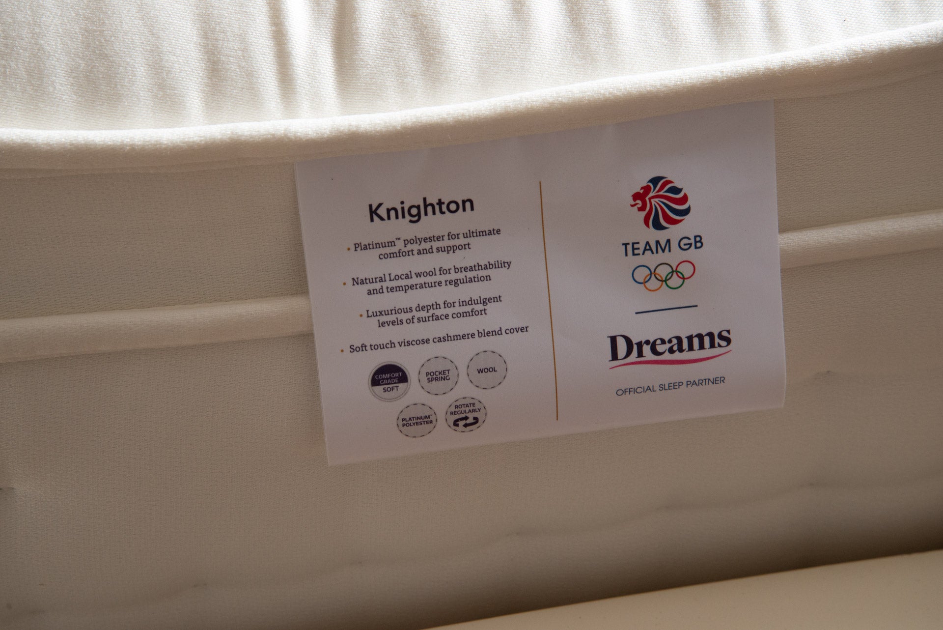 Etiqueta para colchón de muelles ensacados Dream Team Gold Knighton de Dreams
