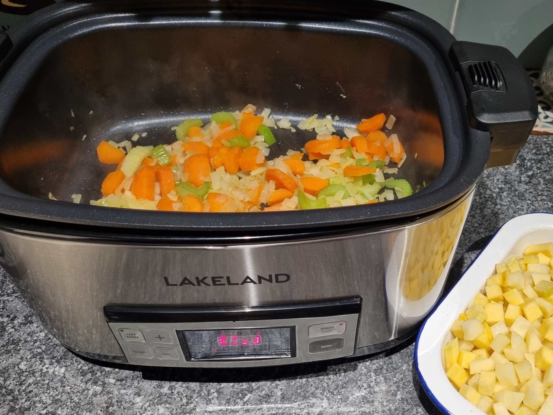 Olla de cocción lenta para dorar Lakeland de 6,5 l para cocinar verduras