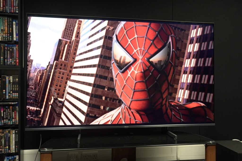Hisense 65U6KQTUK Spider-Man ampliado